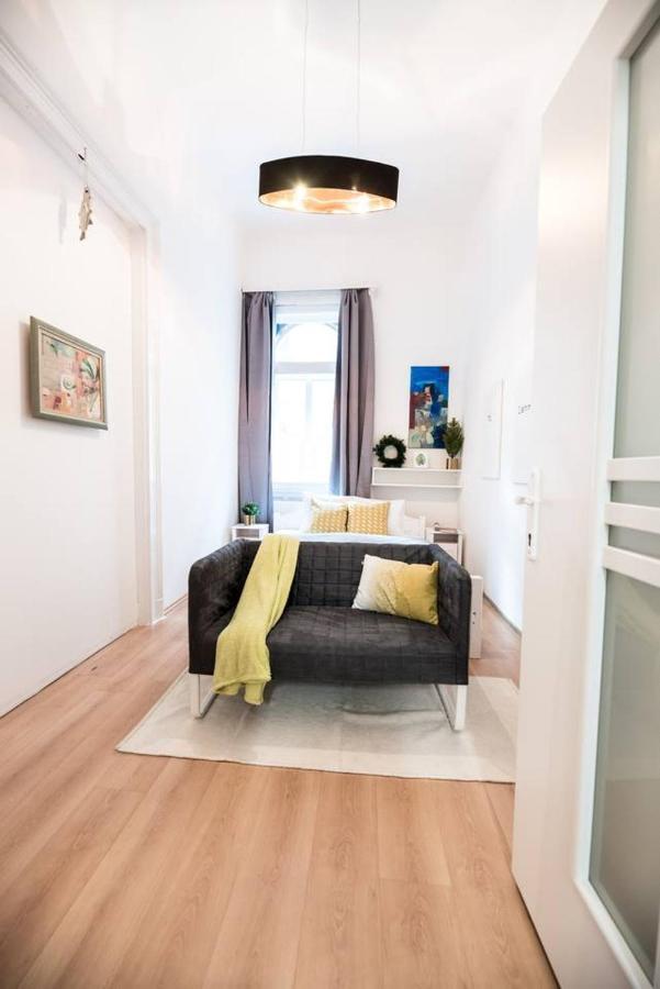 Cosy And Central Apartment With 4 Bedrooms And A/C Budapest Exterior foto