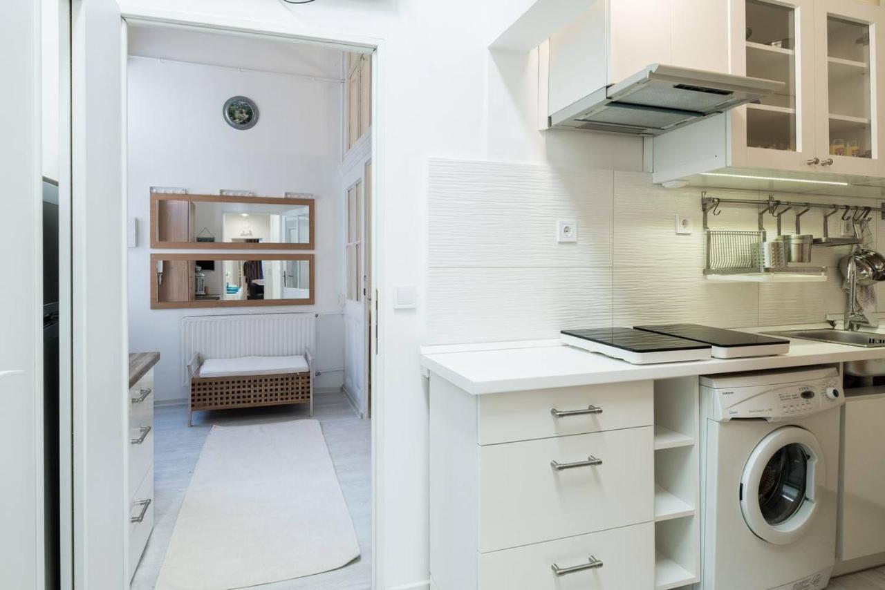Cosy And Central Apartment With 4 Bedrooms And A/C Budapest Exterior foto