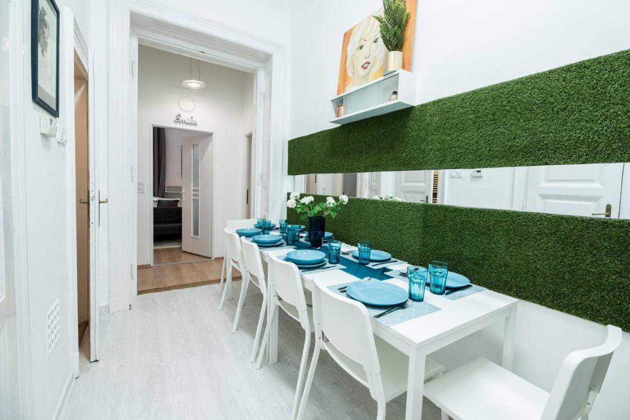 Cosy And Central Apartment With 4 Bedrooms And A/C Budapest Exterior foto